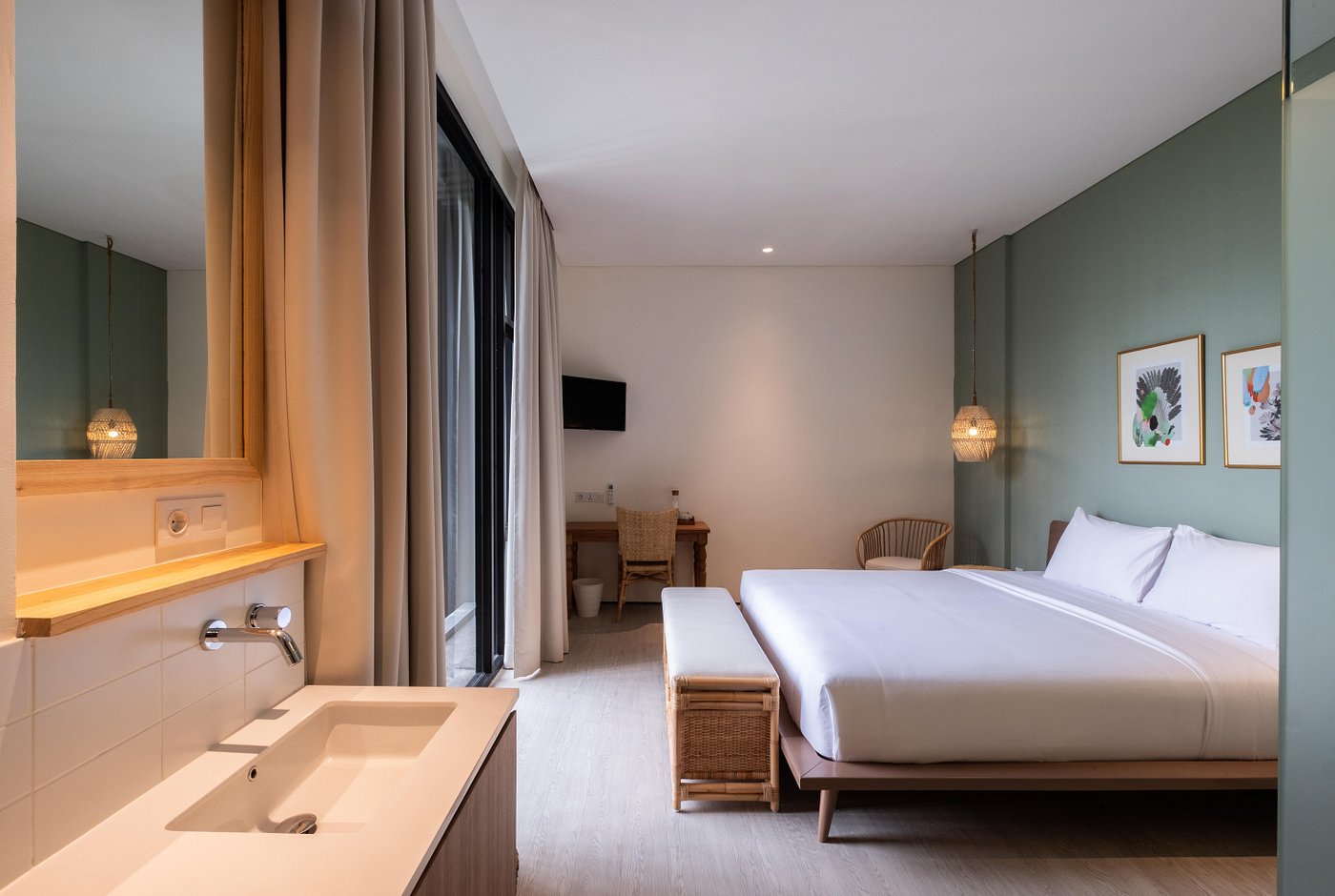 Welcome to La Boheme Rooms and Coffee